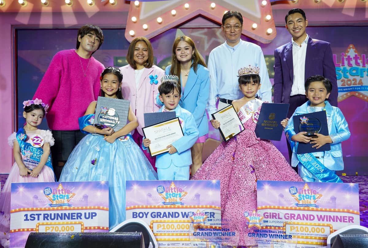 The SM Little Stars winners with the Board of Judges (L-R, back): MLD Entertainment performance director Wan Hee Bae, film director Tonet Jadaone, SM Little Stars 2013 3rd Runner-Up and singer Esang De Torres, MLD Entertainment CEO Hyoung Jin Lee, and singer Darren Espanto.